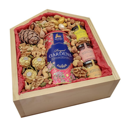 Съедобный букет набор: орехи, конфеты, чай, мед в коробке
